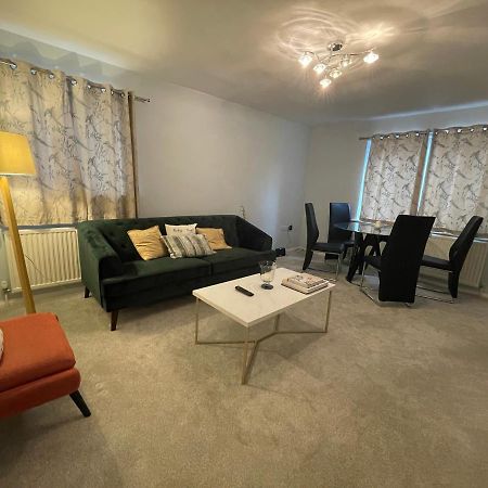 2 Bedroom Apartment Near Southfields ロンドン エクステリア 写真