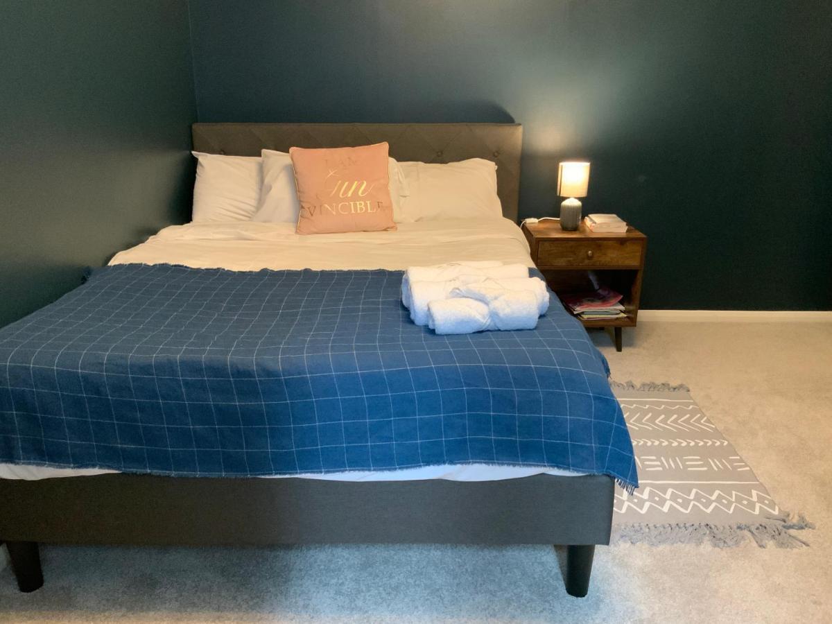 2 Bedroom Apartment Near Southfields ロンドン エクステリア 写真