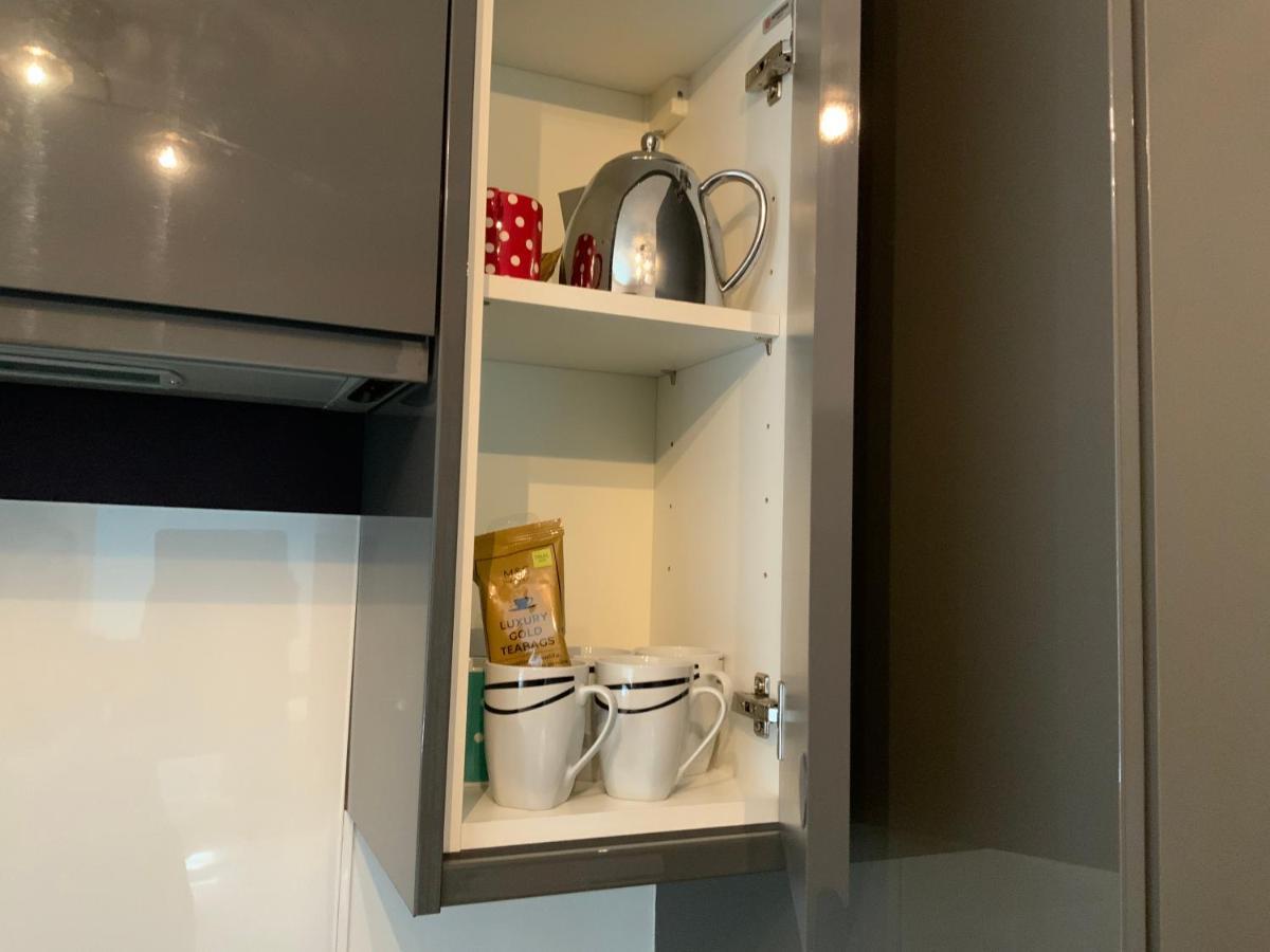 2 Bedroom Apartment Near Southfields ロンドン エクステリア 写真